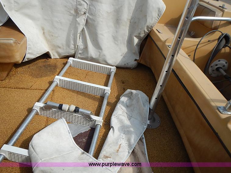 image for item J3161 1977 Caprice boat