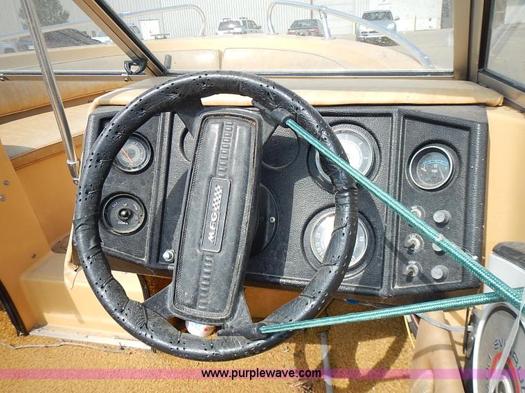 image for item J3161 1977 Caprice boat