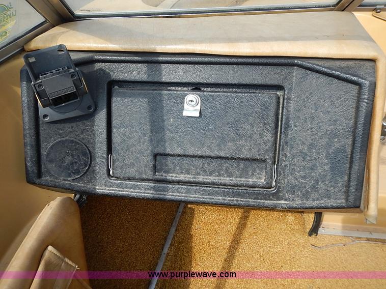 image for item J3161 1977 Caprice boat