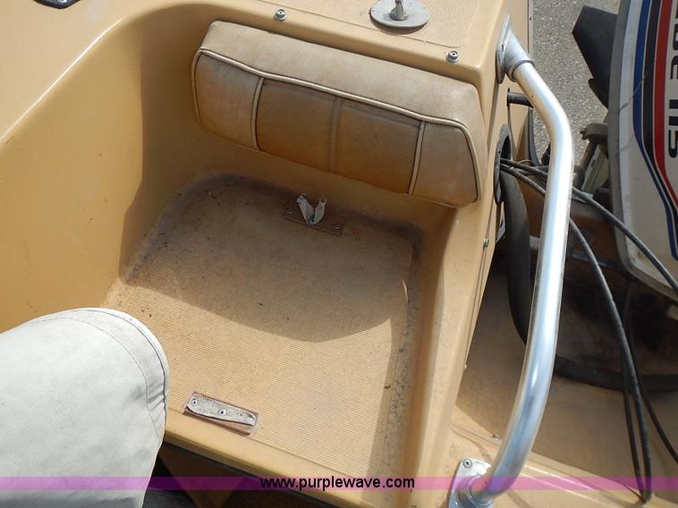 image for item J3161 1977 Caprice boat