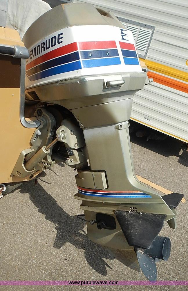 image for item J3161 1977 Caprice boat