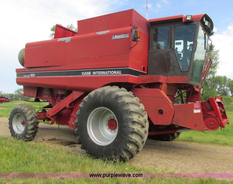 image for item A8733 1989 Case IH 1680 combine