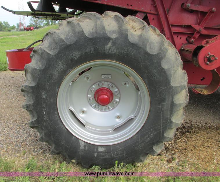 image for item A8733 1989 Case IH 1680 combine