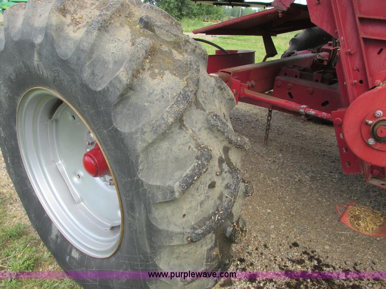 image for item A8733 1989 Case IH 1680 combine