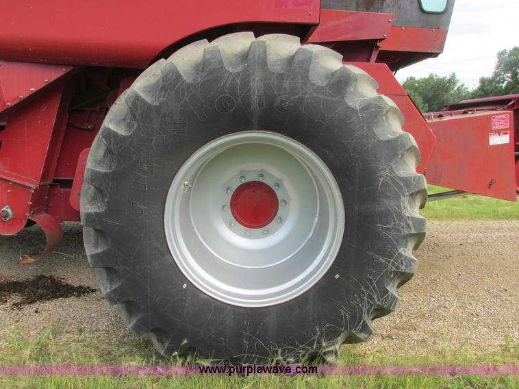 image for item A8733 1989 Case IH 1680 combine