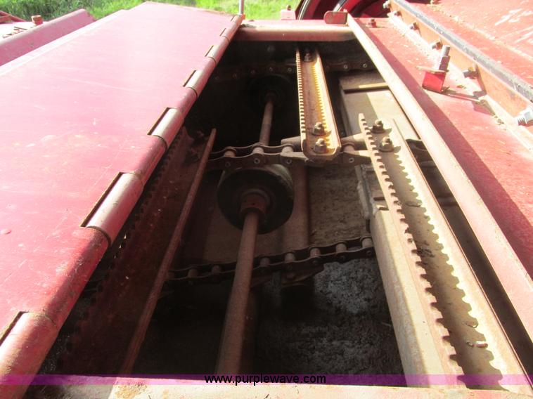 image for item A8733 1989 Case IH 1680 combine