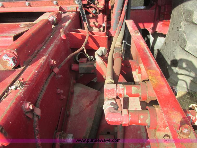 image for item A8733 1989 Case IH 1680 combine