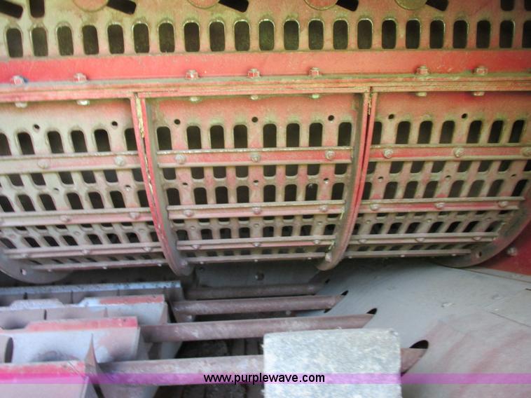 image for item A8733 1989 Case IH 1680 combine