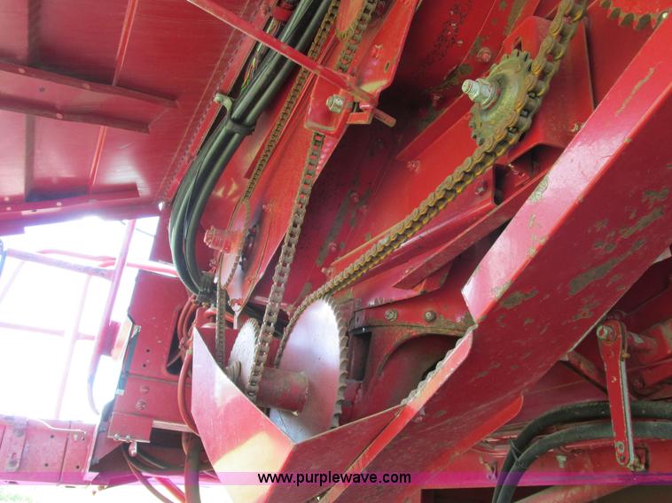 image for item A8733 1989 Case IH 1680 combine