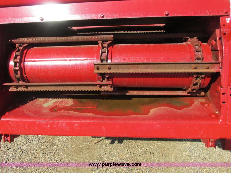 image for item A8733 1989 Case IH 1680 combine