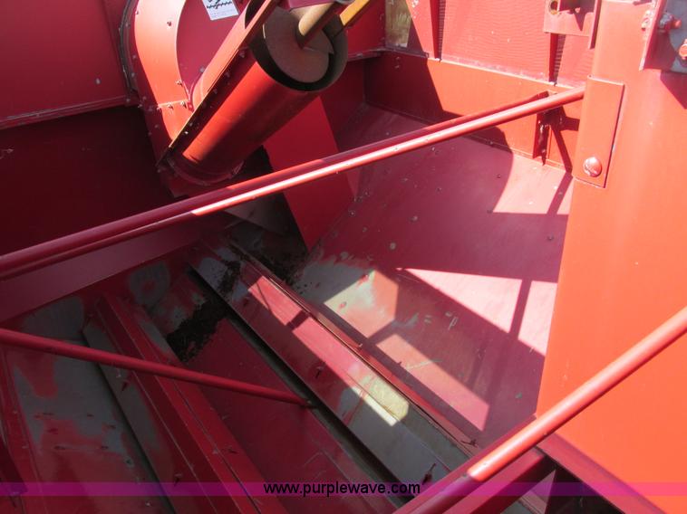 image for item A8733 1989 Case IH 1680 combine