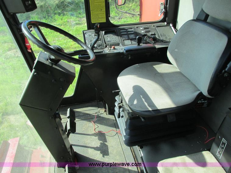 image for item A8733 1989 Case IH 1680 combine