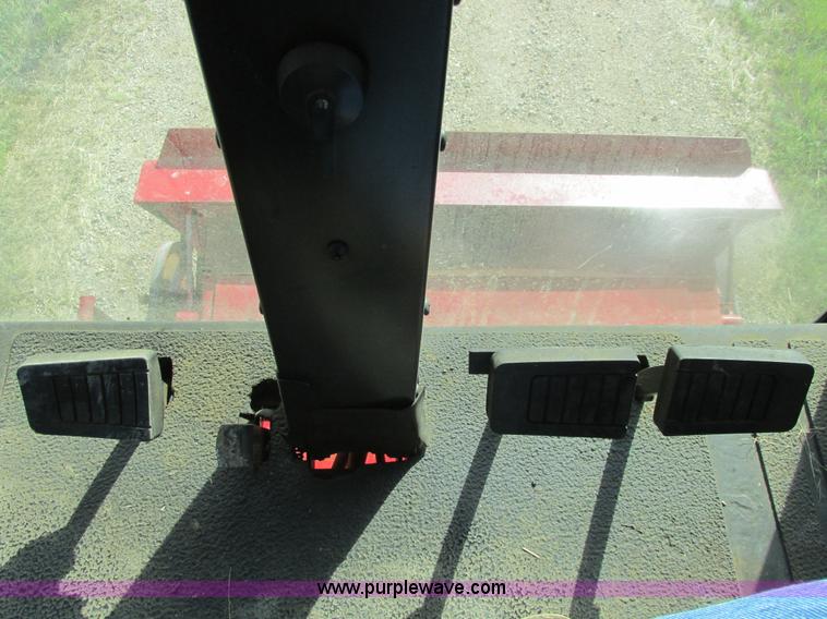 image for item A8733 1989 Case IH 1680 combine