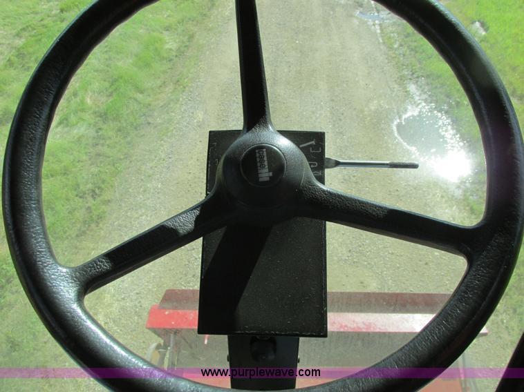 image for item A8733 1989 Case IH 1680 combine