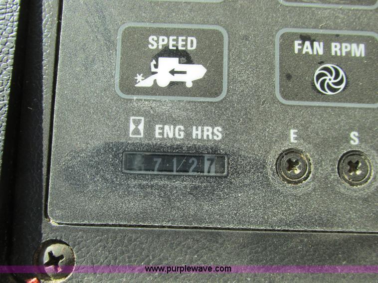 image for item A8733 1989 Case IH 1680 combine