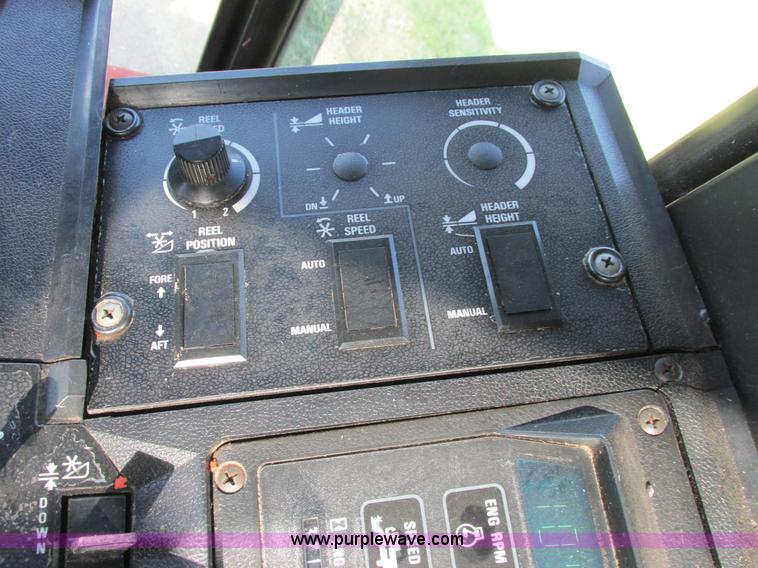 image for item A8733 1989 Case IH 1680 combine