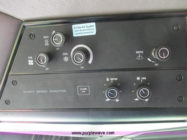 image for item A8733 1989 Case IH 1680 combine