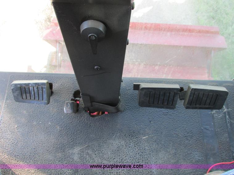 image for item A8733 1989 Case IH 1680 combine