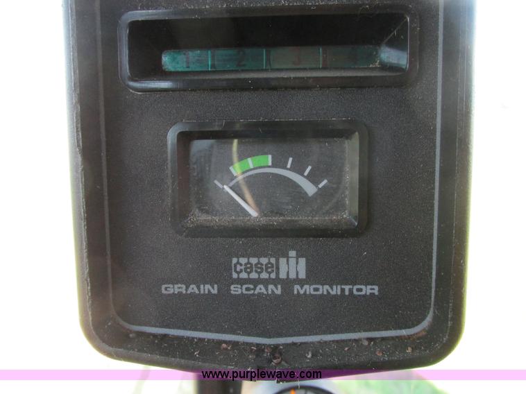 image for item A8733 1989 Case IH 1680 combine