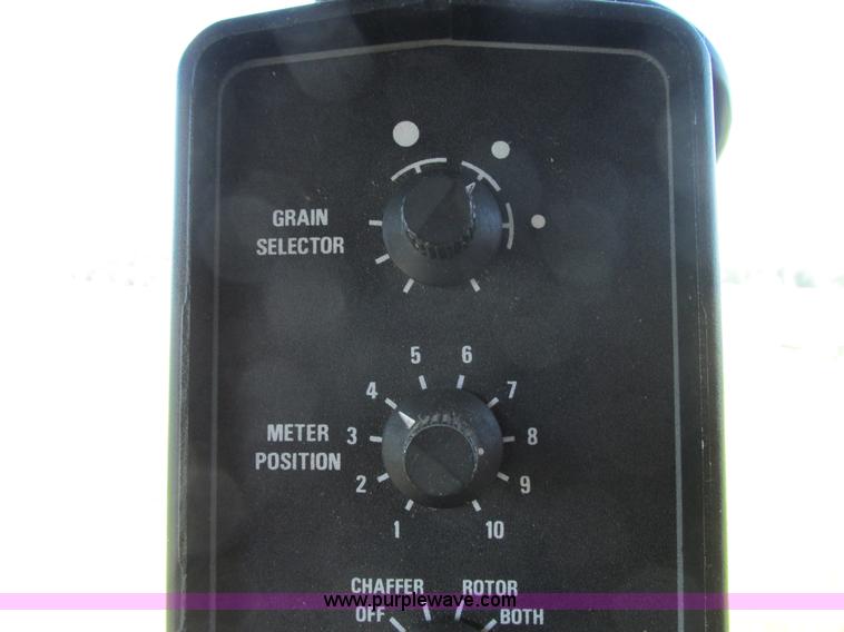 image for item A8733 1989 Case IH 1680 combine