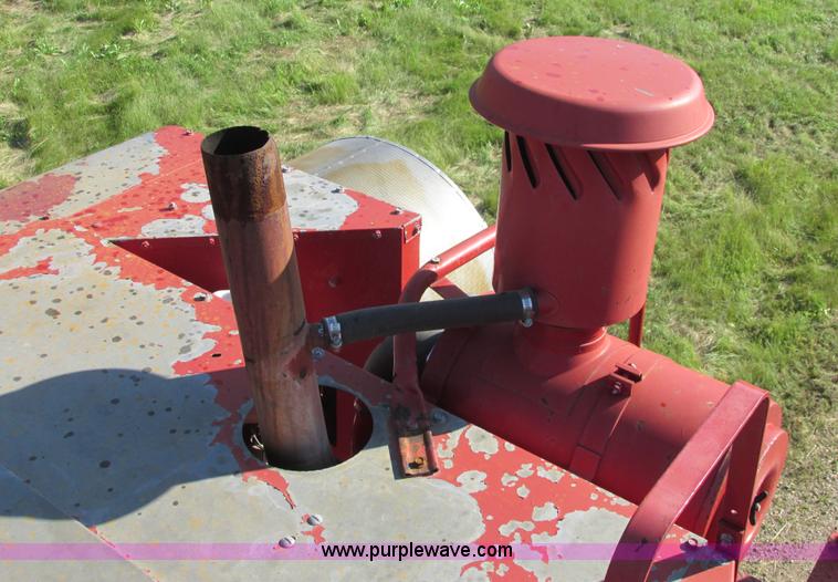 image for item A8733 1989 Case IH 1680 combine