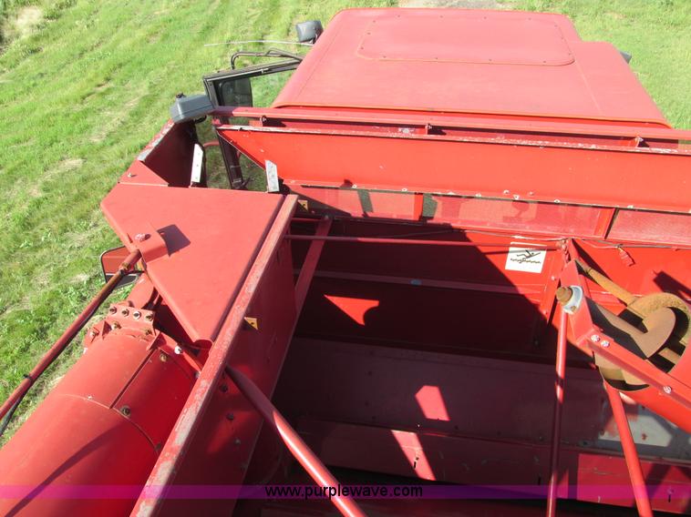 image for item A8733 1989 Case IH 1680 combine
