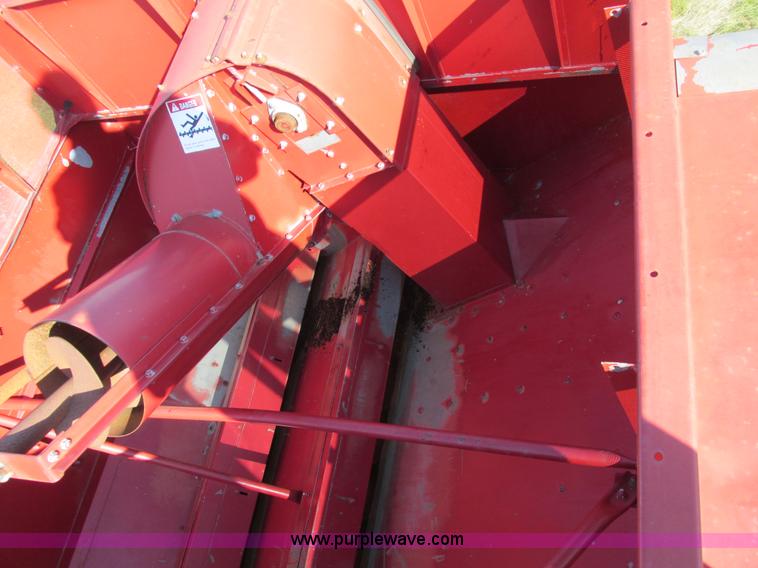 image for item A8733 1989 Case IH 1680 combine