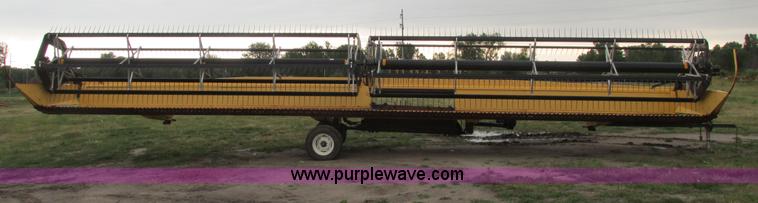 image for item A8734 2004 New Holland 94C draper head