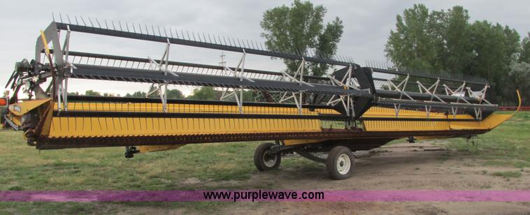 image for item A8734 2004 New Holland 94C draper head
