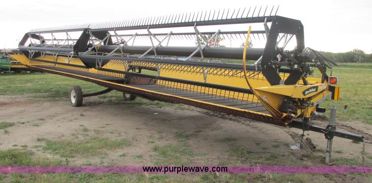image for item A8734 2004 New Holland 94C draper head