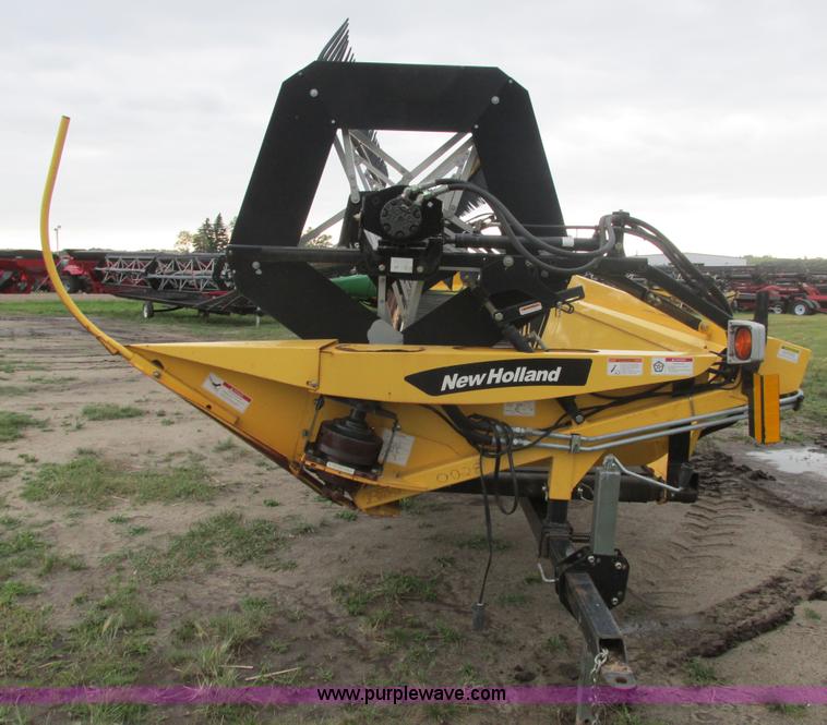 image for item A8734 2004 New Holland 94C draper head