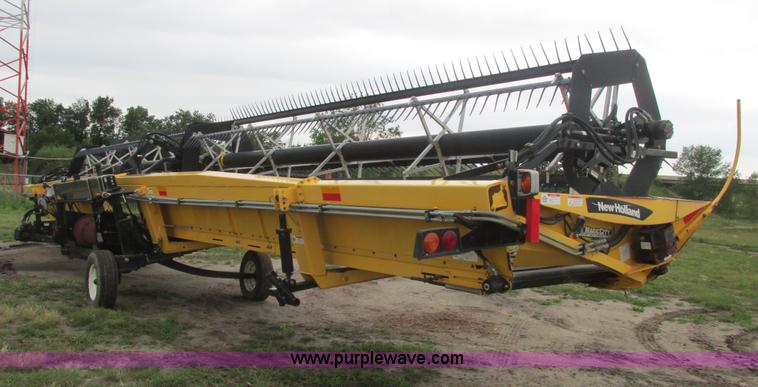 image for item A8734 2004 New Holland 94C draper head