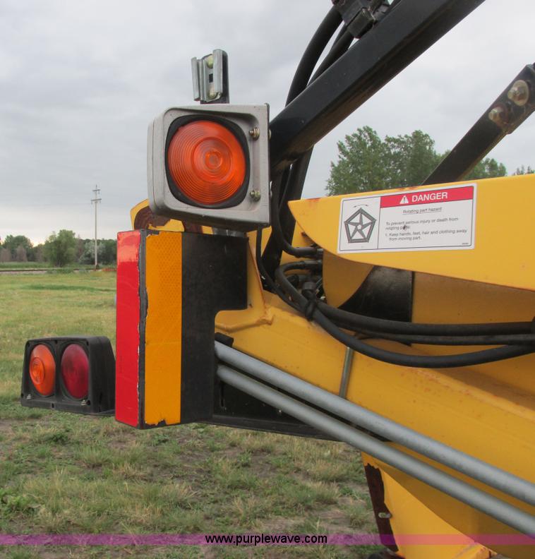 image for item A8734 2004 New Holland 94C draper head