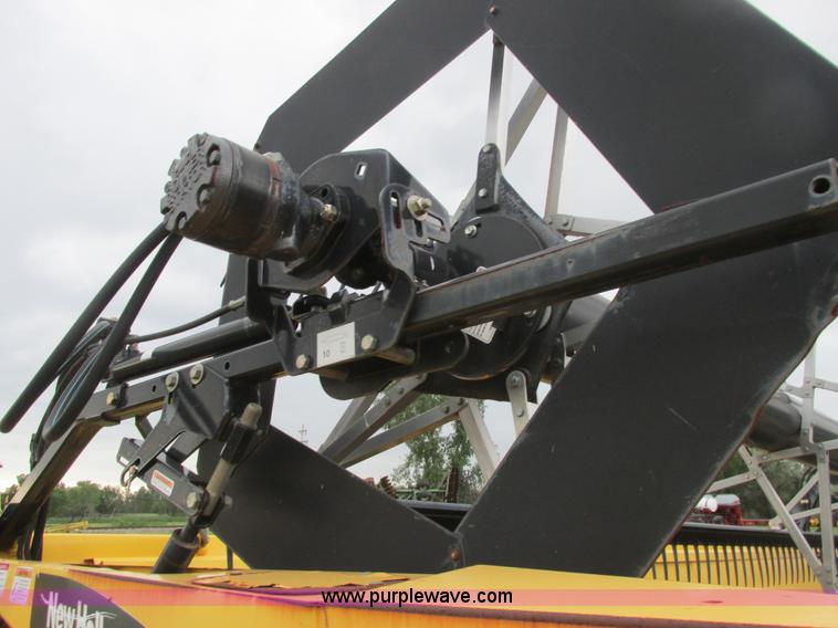 image for item A8734 2004 New Holland 94C draper head