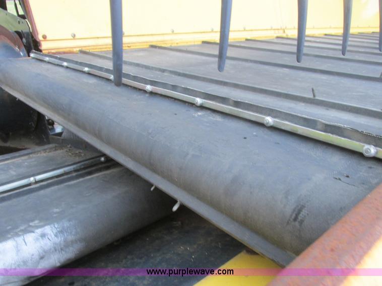 image for item A8734 2004 New Holland 94C draper head