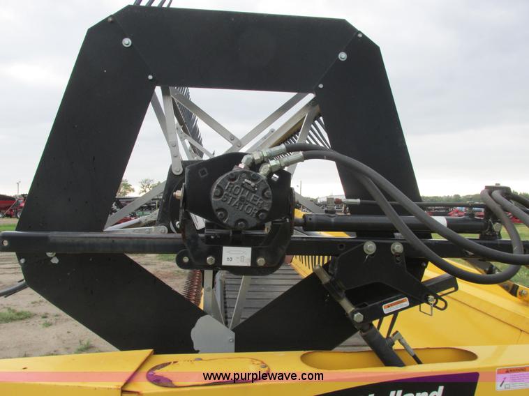 image for item A8734 2004 New Holland 94C draper head