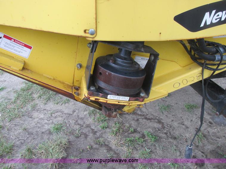image for item A8734 2004 New Holland 94C draper head