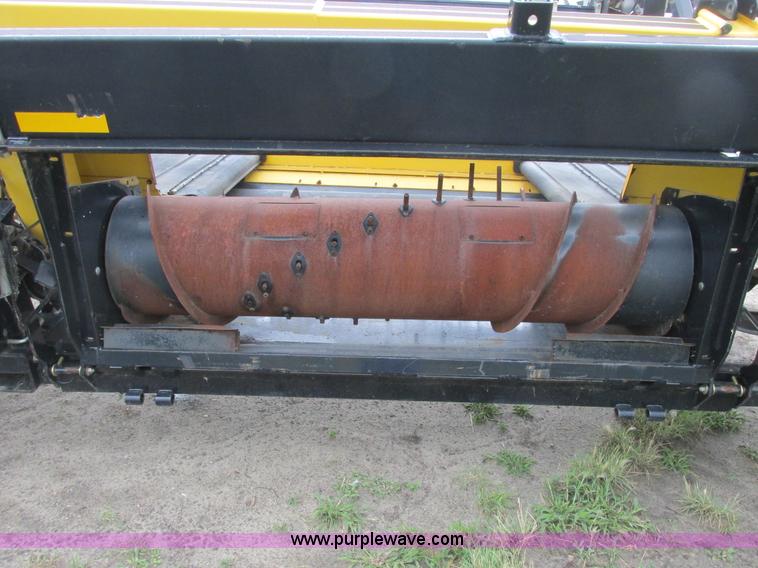 image for item A8734 2004 New Holland 94C draper head