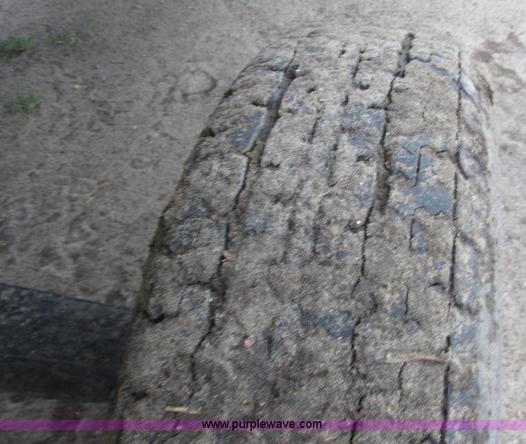 image for item A8734 2004 New Holland 94C draper head