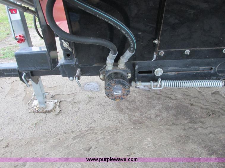 image for item A8735 2009 Honey Bee SP40 draper head