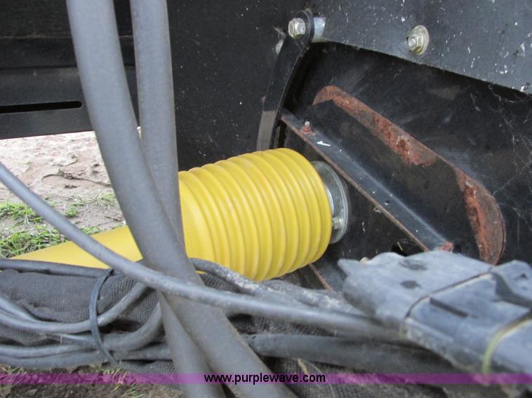 image for item A8735 2009 Honey Bee SP40 draper head