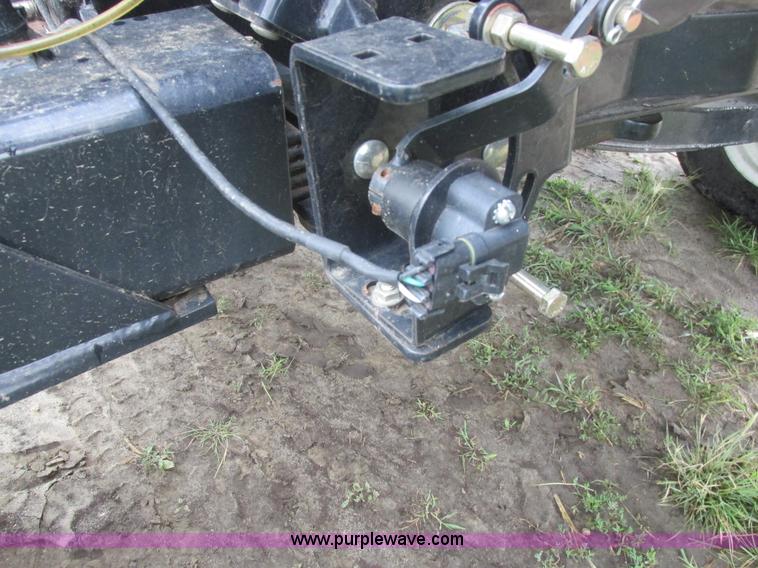 image for item A8735 2009 Honey Bee SP40 draper head