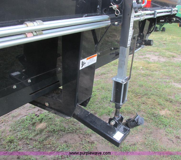 image for item A8735 2009 Honey Bee SP40 draper head