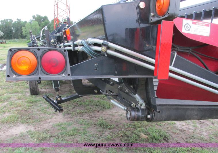 image for item A8735 2009 Honey Bee SP40 draper head