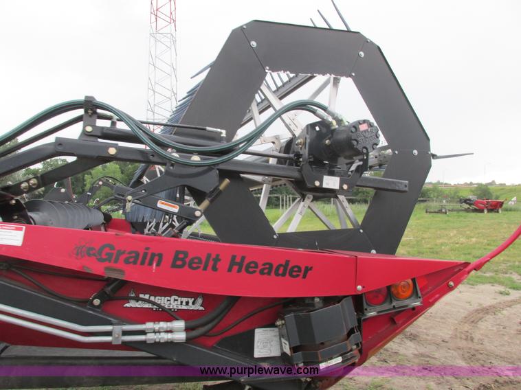 image for item A8735 2009 Honey Bee SP40 draper head