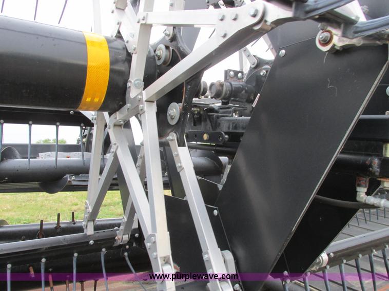 image for item A8735 2009 Honey Bee SP40 draper head