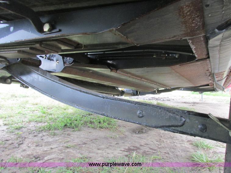 image for item A8735 2009 Honey Bee SP40 draper head