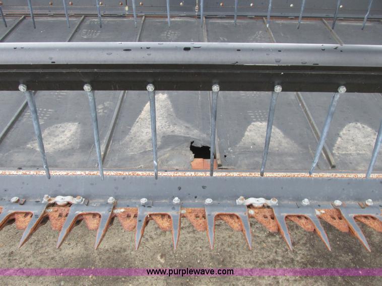 image for item A8735 2009 Honey Bee SP40 draper head