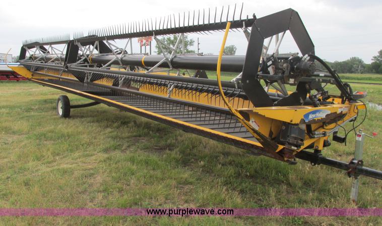 image for item A8736 2008 New Holland 94C draper head