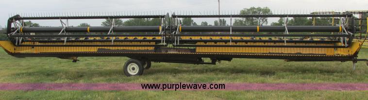 image for item A8736 2008 New Holland 94C draper head